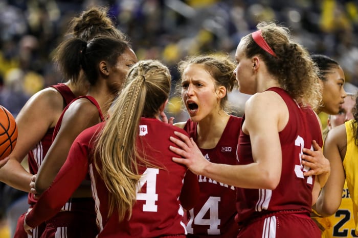 Indiana Hoosiers Huddle